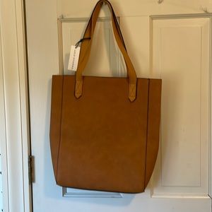 Lightweight tote. Perfect for laptop